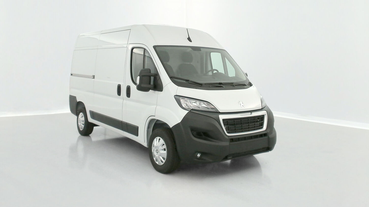 PEUGEOT BOXER - II L2H2 3.3 2.2 BLUEHDI 140CH (2024)